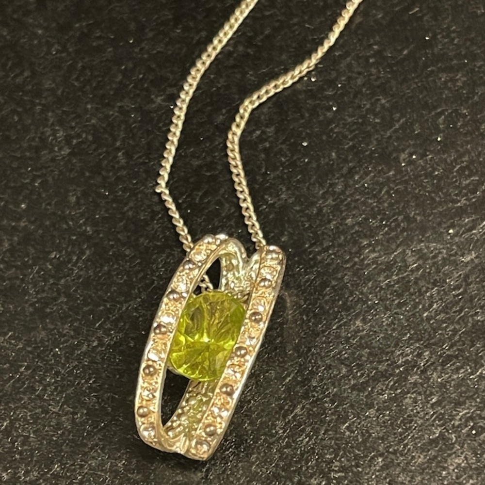 NRT Signed Avon “Envy Me” Gem and Rhinestone Pendant Necklace